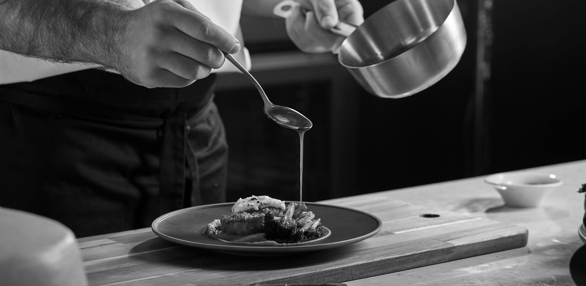 Chef avec assiette